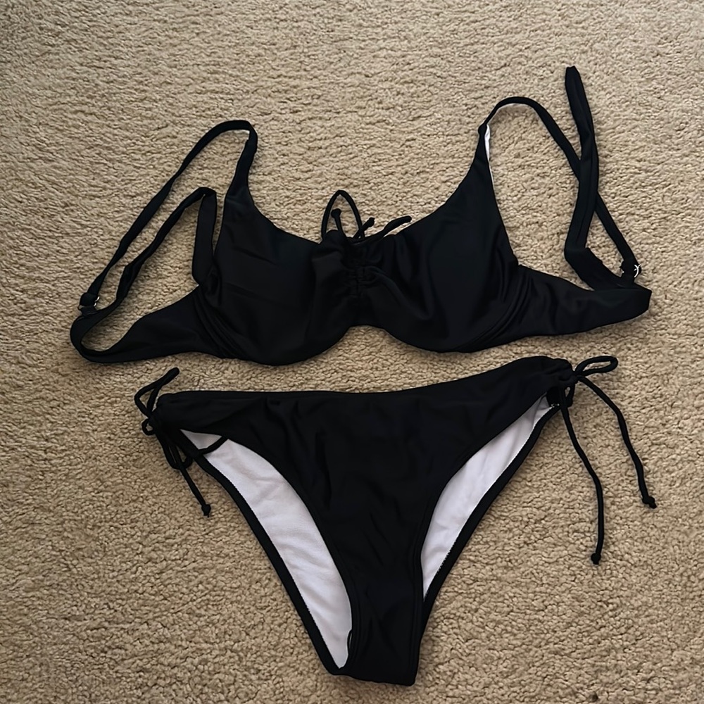 SHEIN Tie Front Underwire Tie Side Bikini Swimsuit